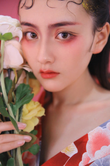 美女摸逼
